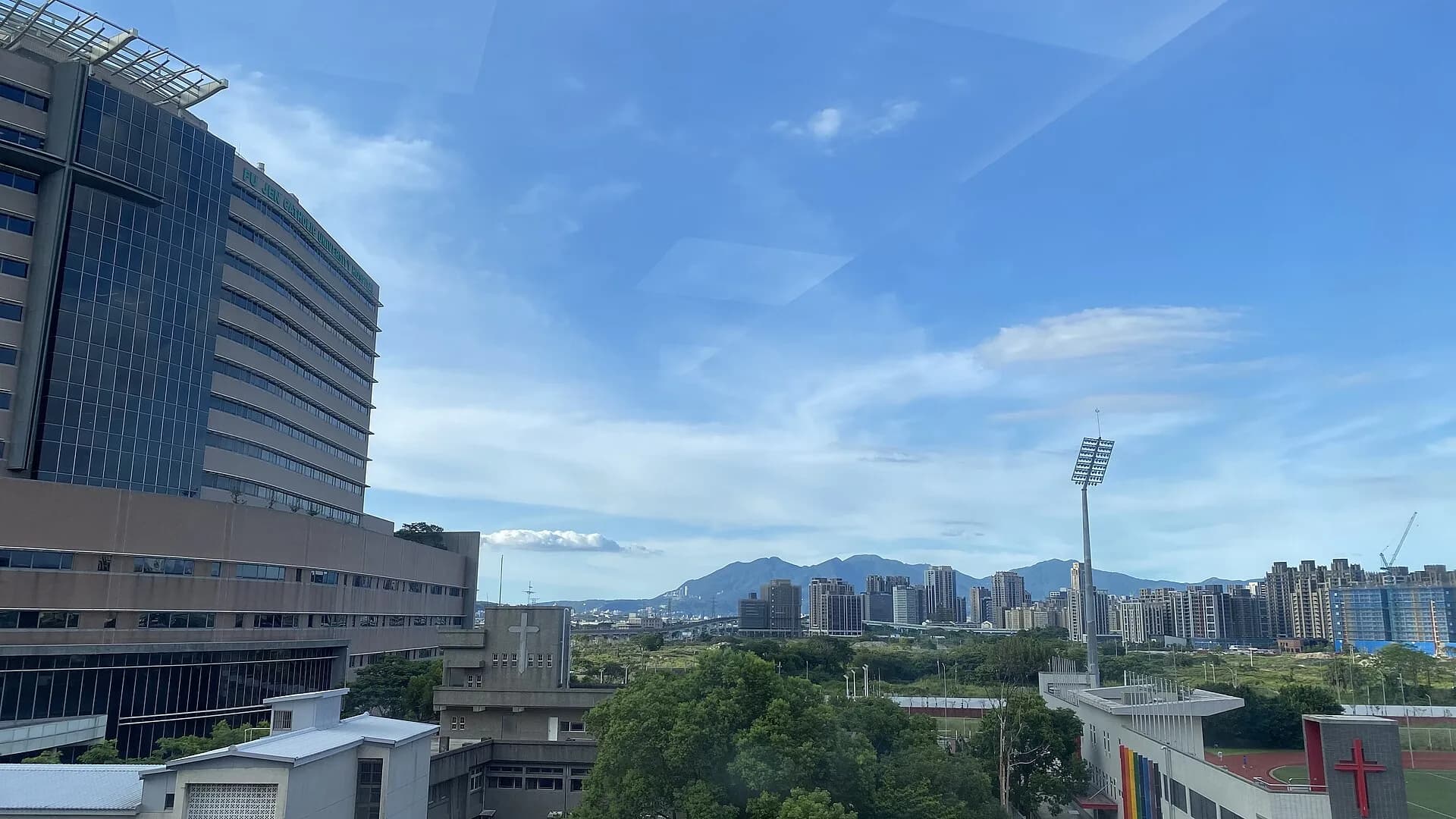 輔仁大學附設醫院與塭仔圳重劃區的新街廓遠景